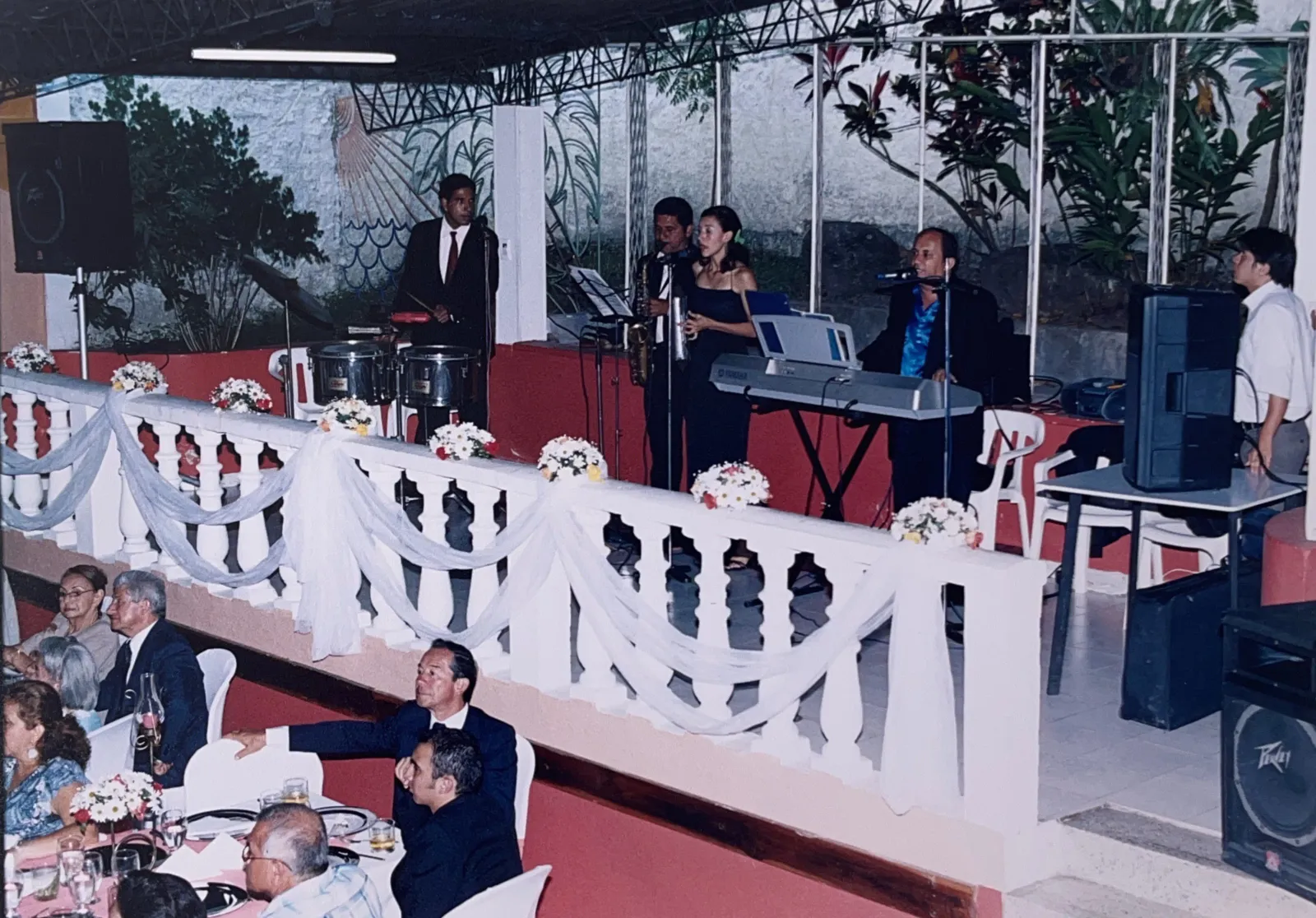 Boda amenizada por Grupo Sabor y Sentimiento